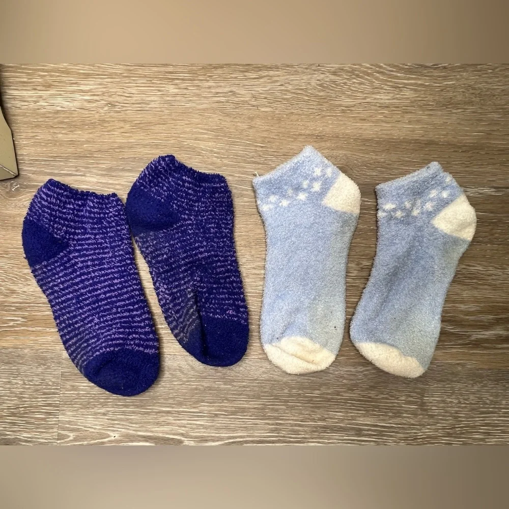 Set of 2 - Fuzzy Ankle Socks